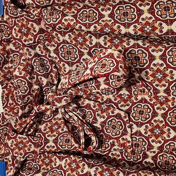 Max Studio Red High Paperbag Tie Waist Shorts W/Geometric Design Sz M NWT - Picture 3 of 6